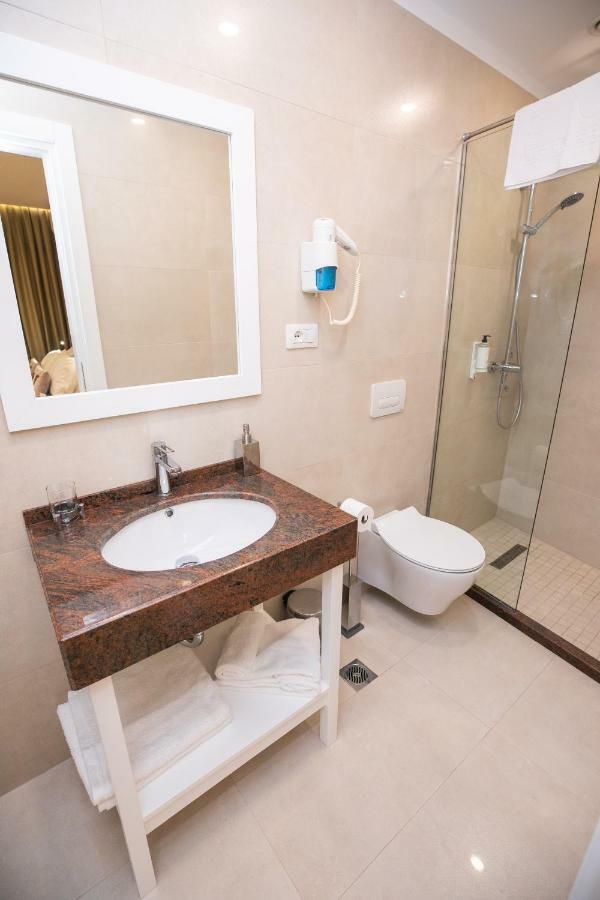 טיראנה Hotel Elior מראה חיצוני תמונה